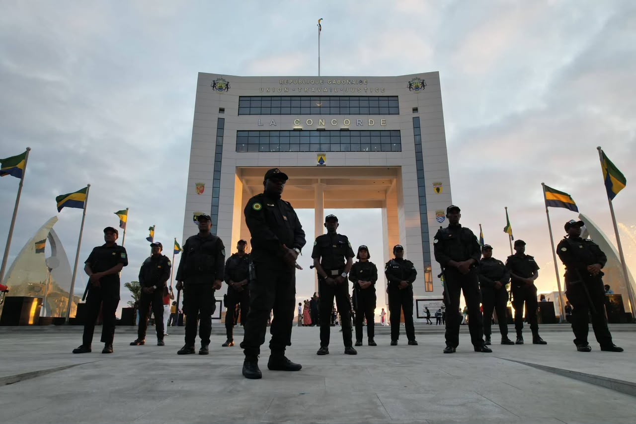 Unité de police à l’esplanade